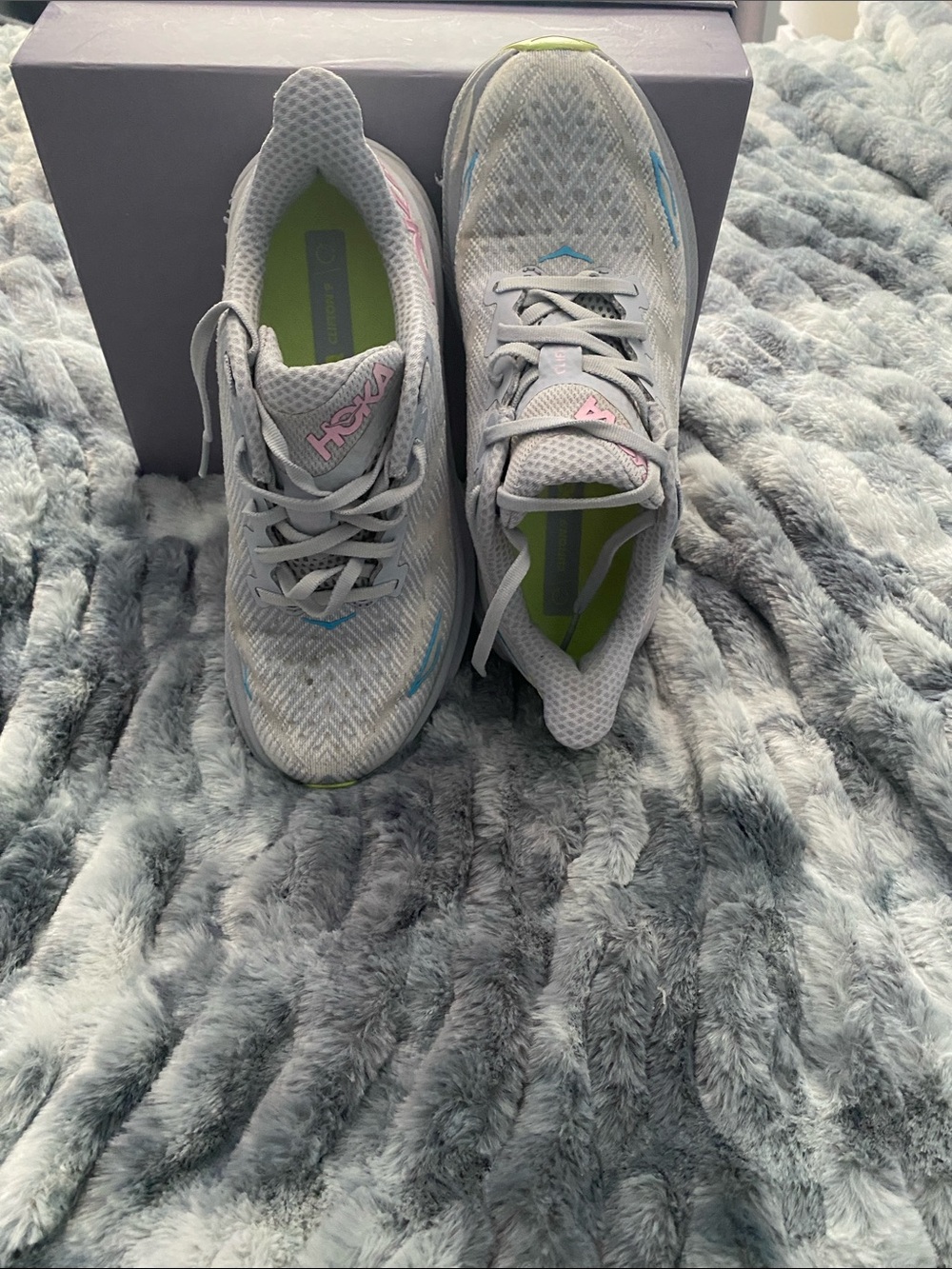 Hoka Clifton9 Women's Light Gray Running Shoes with Lime and Pastel Accents - Picture 2 of 7